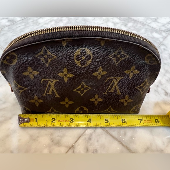 Authentic Louis Vuitton Monogram Canvas Compact Cosmetic Case - Picture 9 of 14